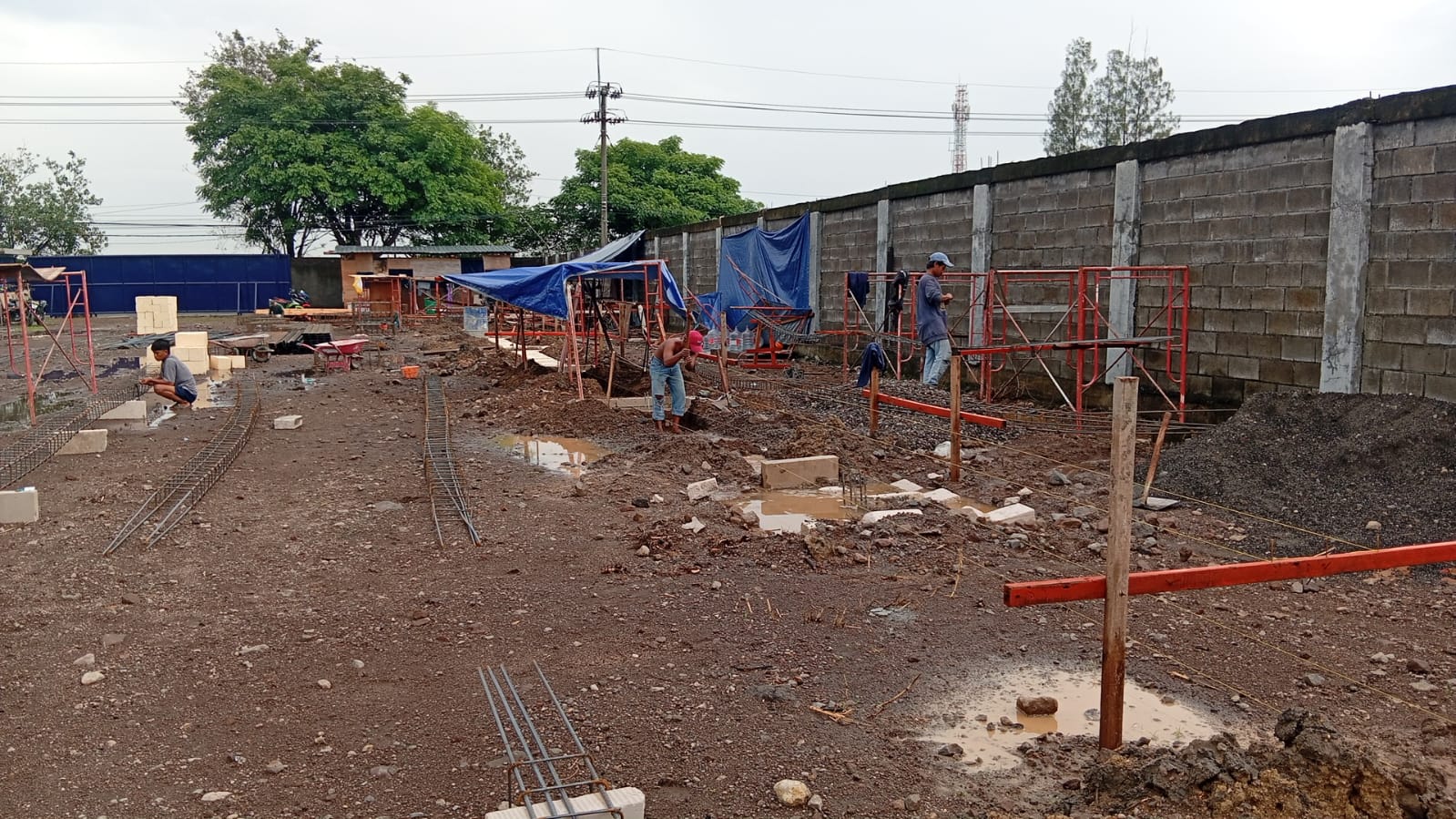 Progres Gudang Baja Pabrik Kerupuk 